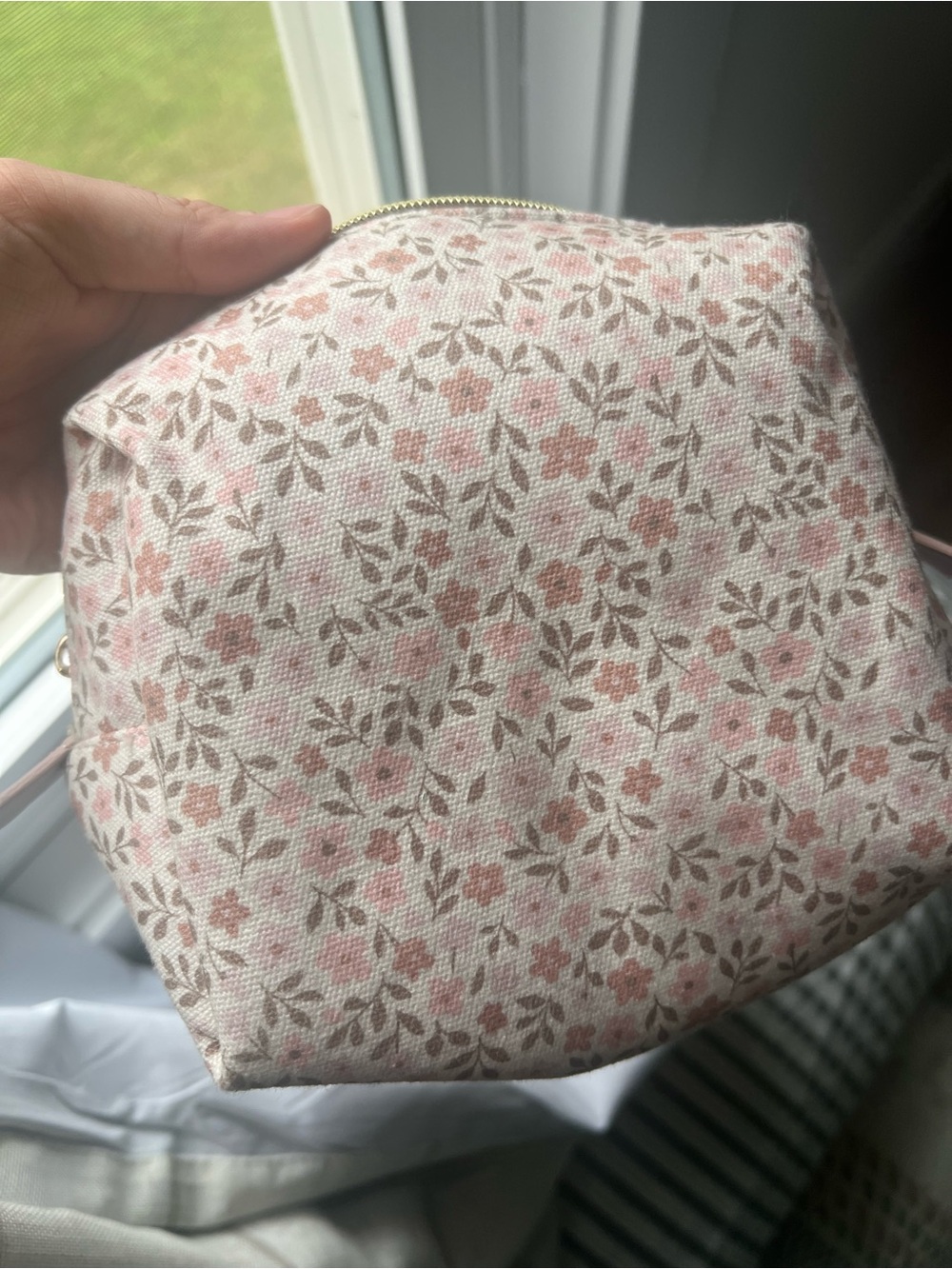 Poppy & Peonies Blush Floral Makeup Bag - Picture 3 of 3